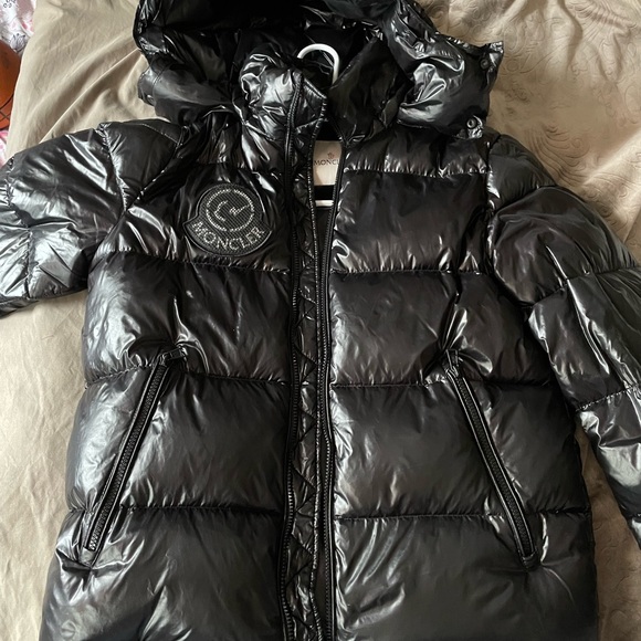 Men’s designer Montclair coat size medium paid $1,200.00 asking for $500.00 - Picture 2 of 4